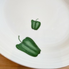前畑陶器 野菜柄 ナス ピーマン 白 皿の画像