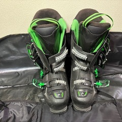 スキー板スキーブーツ（男女セット）の画像