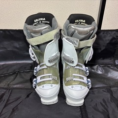 スキー板スキーブーツ（男女セット）の画像