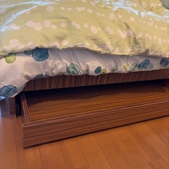 ダブルベッドの画像
