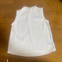 リブデザイン ノースリーブトップス ホワイト　Sサイズの画像