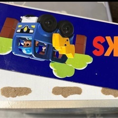 メガブロック (MEGA BLOKS) グリーンタウン でんき自動車でおでかけ 充電スタンドのセット 【ブロックセット】の画像