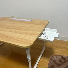 折りたたみデスク、ライト付き、ミニ引き出し付きの画像