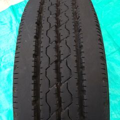 1本 ブリヂストン 215/70R17.5 118/116L R205の画像