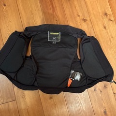 KOMINE CEプロテクター ブラック Mの画像