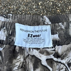 リアルツリー柄　　薄手ワイドパンツの画像