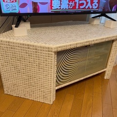 テレビ台と鏡のセットの画像