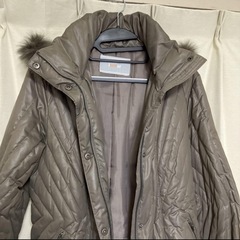 【ファー付き ダウンコート】の画像