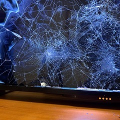 TOSHIBA  43インチ　Z570K  ジャンク、割れの画像