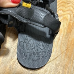 ルナサンダル Oso Flaco Retro ブラック 22.5cmの画像