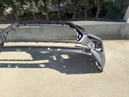 トヨタ純正RAV4バンパー　ゴリゴリブラック仕様