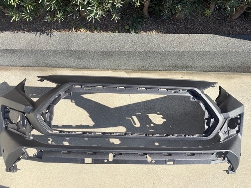 トヨタ純正RAV4バンパー　ゴリゴリブラック仕様