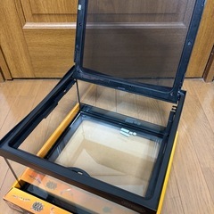 爬虫類ケージの画像