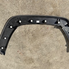 トヨタ純正RAV4フロントフェンダー左右の画像