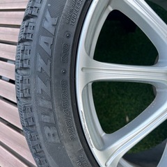 スタッドレスタイヤ 18インチ BLIZZAK VRXの画像