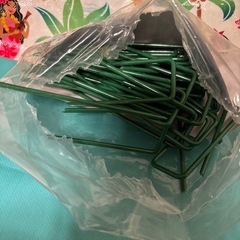 人工芝ピンの画像