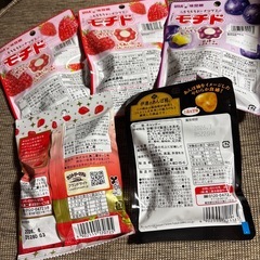 5個まとめて　グミ　カントリーマアムの画像