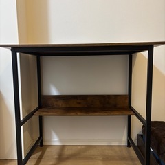 パソコンデスクの画像