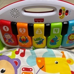 フィッシャープライスあんよでキック4WAYバイリンガルピアノジム
の画像