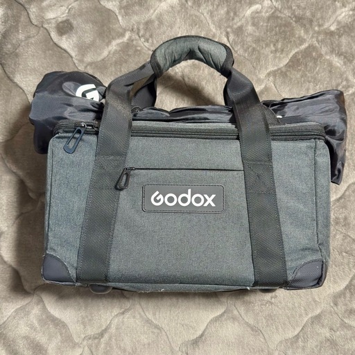 【美品】Godox ML60 60W LEDライト＋ソフトケース＋専用バッテリー2個付き