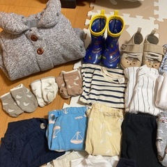 子ども服&エプロン&靴&オムツゴミ箱まとめ売り　80-90サイズ１歳〜２歳の画像