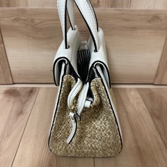 早い者勝⭐️kate spade かごバッグ 2wayショルダーベージュ/ホワイトの画像