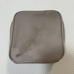 サテンスクエアポーチの画像