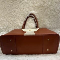 ⭐️神戸大丸購入⭐️美品❗️ATAO アタオ クイーンビー レザー2Way ショルダーバッグの画像