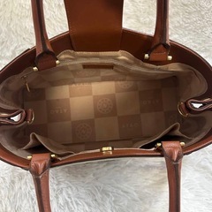 ⭐️神戸大丸購入⭐️美品❗️ATAO アタオ クイーンビー レザー2Way ショルダーバッグの画像