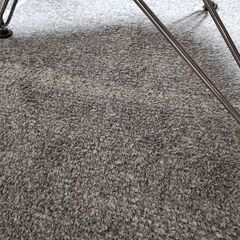 白いダイニングチェア一脚、貰ってくださいの画像