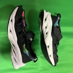 中古　幼児靴　スニーカー　瞬足　16.0EEの画像