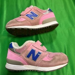 中古　幼児靴　スニーカー　16cm ニューバランス　ピンクの画像