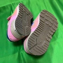 中古　幼児靴　スニーカー　16cm ニューバランス　ピンクの画像
