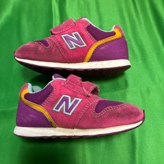 中古　幼児靴　スニーカー　15.5cm ニューバランス　ピンクの画像