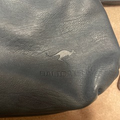 レザーショルダーバッグの画像