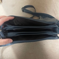 レザーショルダーバッグの画像