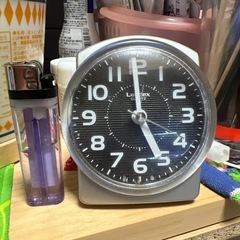 小さい時計の画像