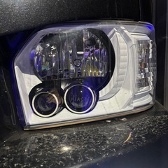 ハイエース200系純正LED加工ヘッドライトの画像