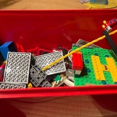 レゴブロック　パーツたくさんですの画像