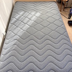 セミダブルベッド　　マットレス付きの画像