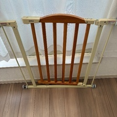 無料④！！カトージ　ベビーゲートの画像