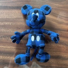 ミッキーマウス人形2体の画像
