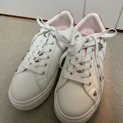 Barbie×ALDO コラボスニーカーです☺️の画像