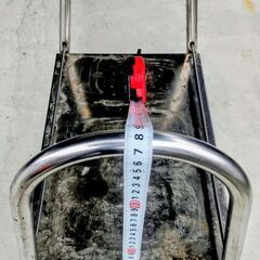 🍓 ステンレス製 2段ワゴン キャスター不動【現状品／要交換】の画像