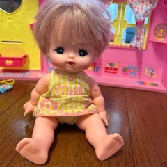 メルちゃんとメルちゃんのお家の画像