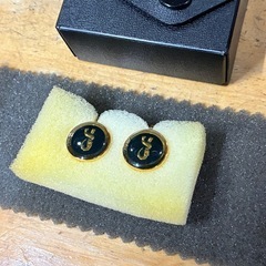 新品未使用　ロベルタディカメリーノ　イヤリング　ブラック　ゴールド ピアス　金黒の画像