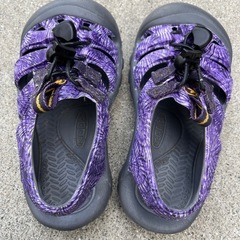 keen子どもサンダルの画像