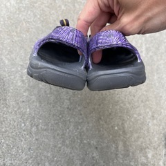 keen子どもサンダルの画像