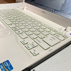 FUJITSU LIFE book Windows11corei3 SSD美品の画像