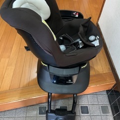エールべべ　チャイルドシートの画像